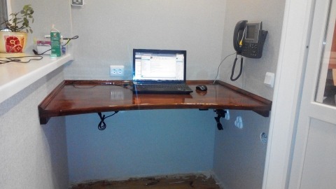 Готовый стол для рабочего кабинета на балконе - 1